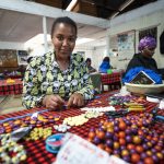Kazuri Beads Nairobi werkster