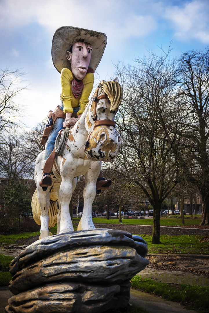 Lucky Luke standbeeld in Astridpark Charleroi