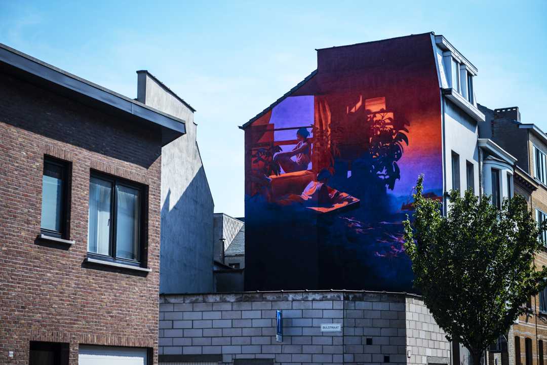 Street Art in Antwerpen - Earthship by Iota